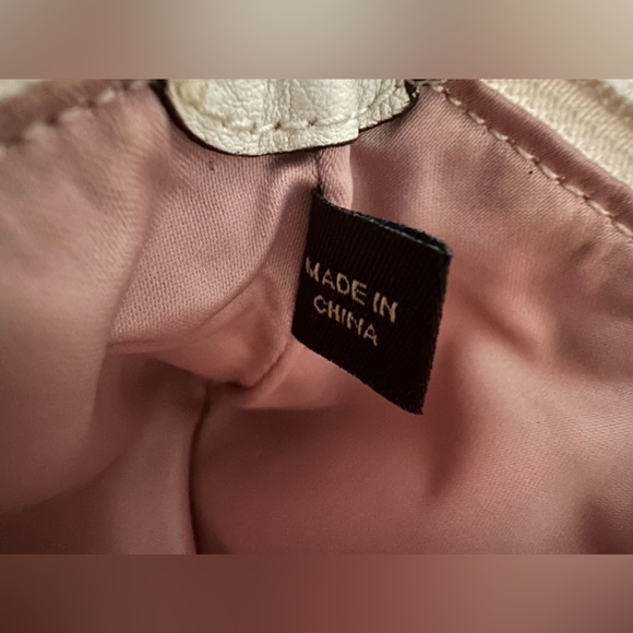 COACH!! Signature C’s Perforation Wristlet Parchment White - Picture 6 of 6